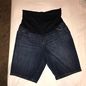 Liz Lange Maternity Bermuda shorts (full panel)